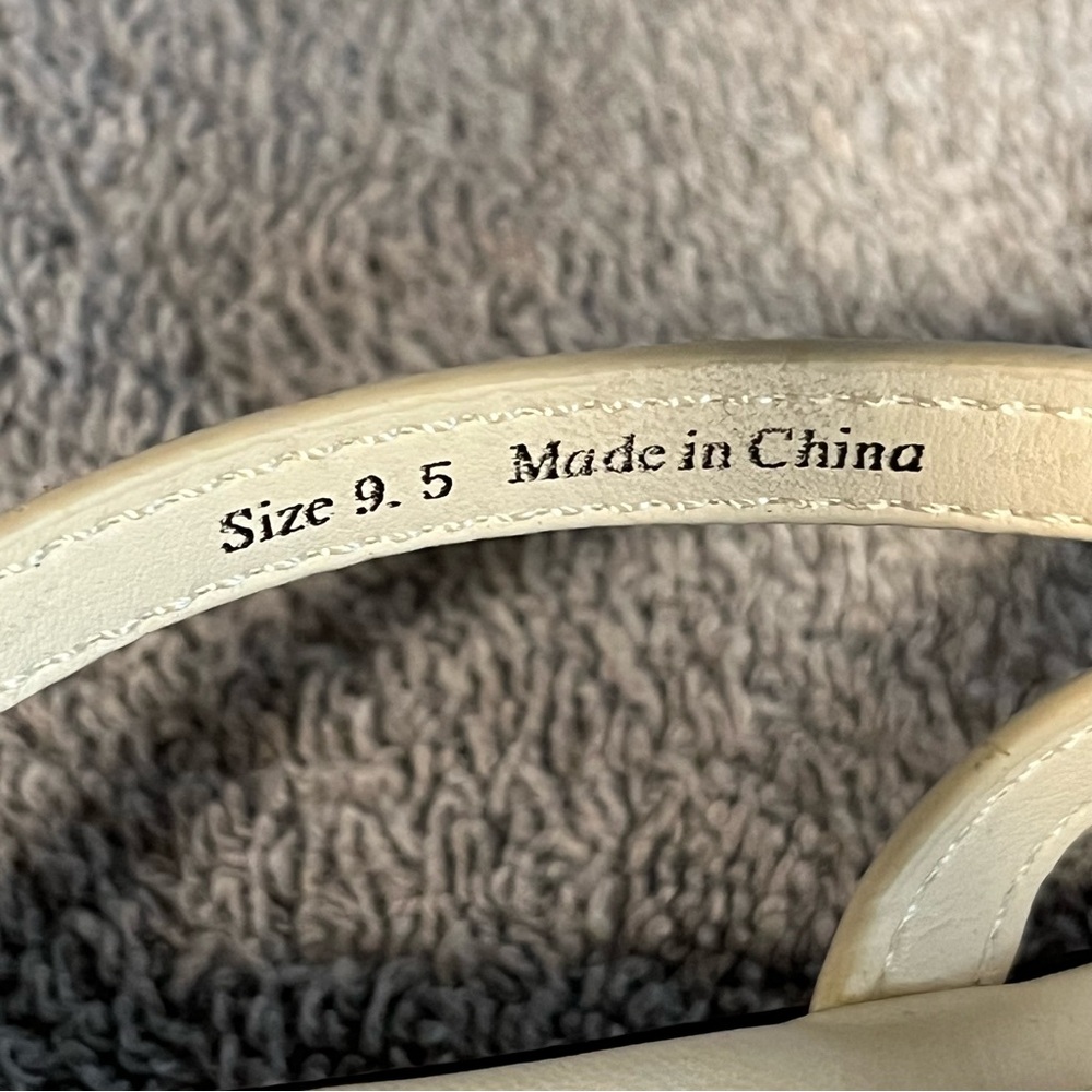 NEW Dolce Vita Strappy Toe Loop Ivory Slide Flat Leather Sandal 9.5 Bone Cream - Picture 5 of 6